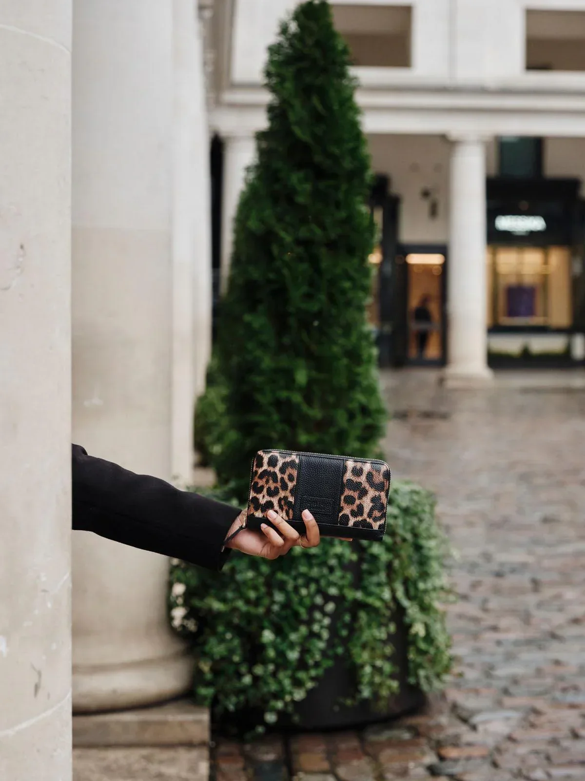Chelsea Wallet Purse Leopard Print Black - Image 2