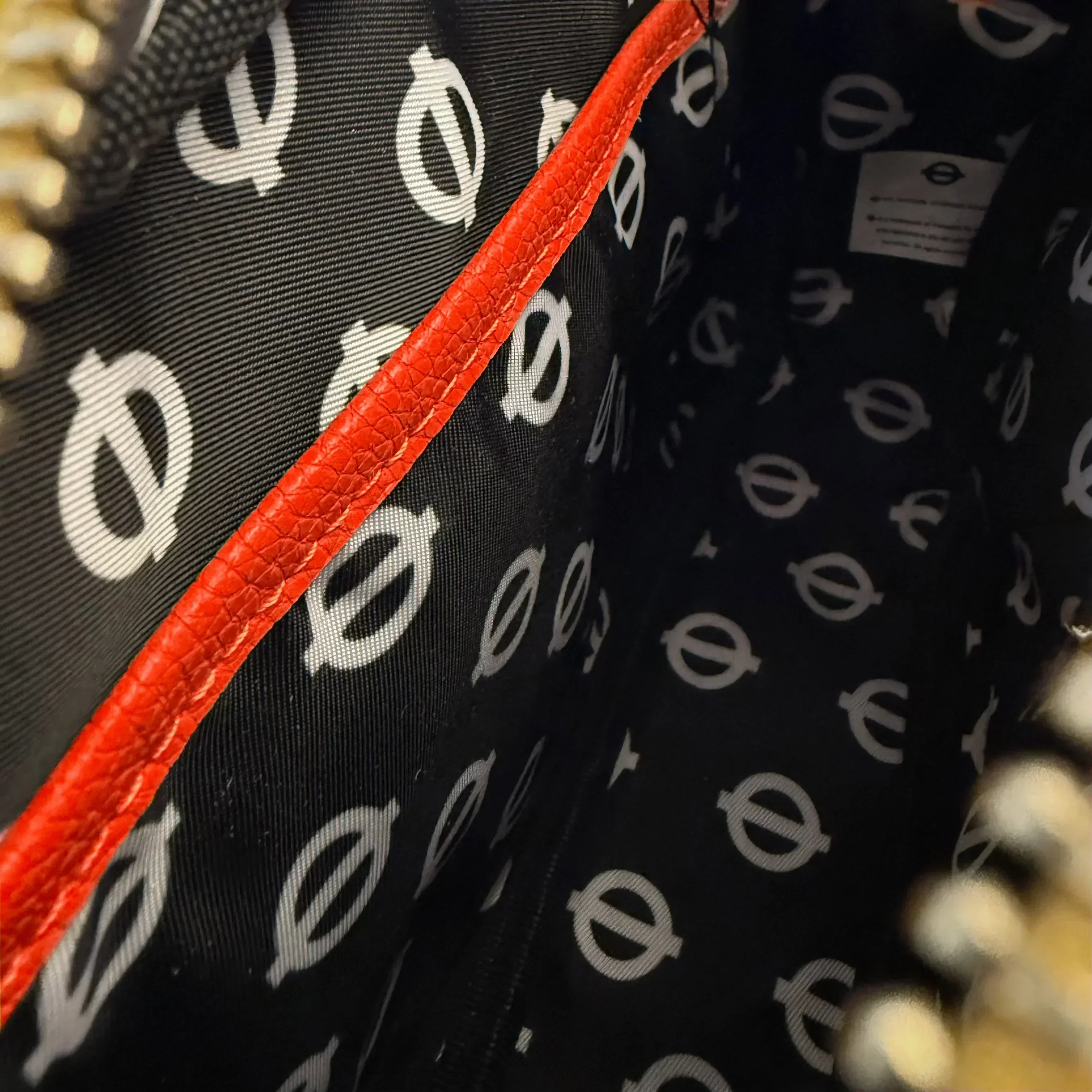 Original Plus Bag Central Line Red & Accessories - Image 7
