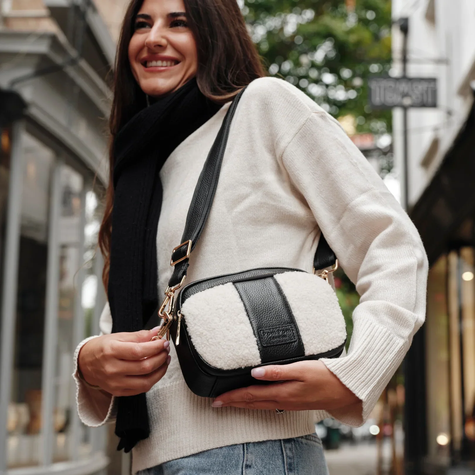 Original Faux Fleece & Leather Bag Black - Image 4