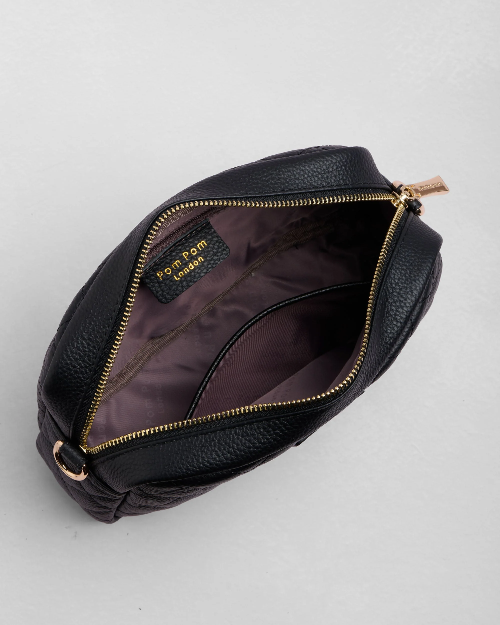 Quilted City Bag Black & Accessories - Image 5