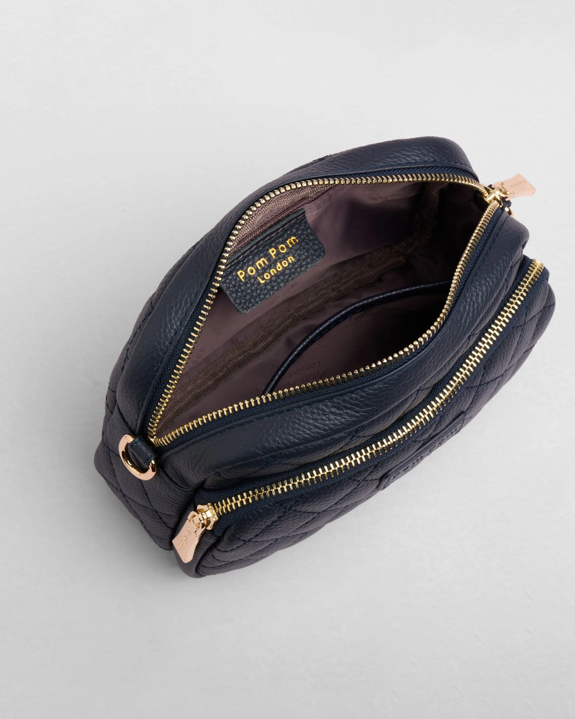 Quilted Original Bag Navy & Accessories - Image 4